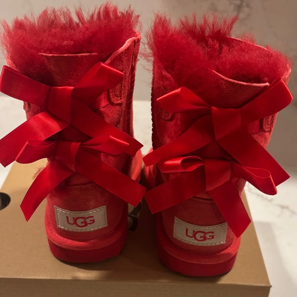 UGG Kids Bailey Bow 2 Red Boots Toddler Size 8 - Picture 2 of 8